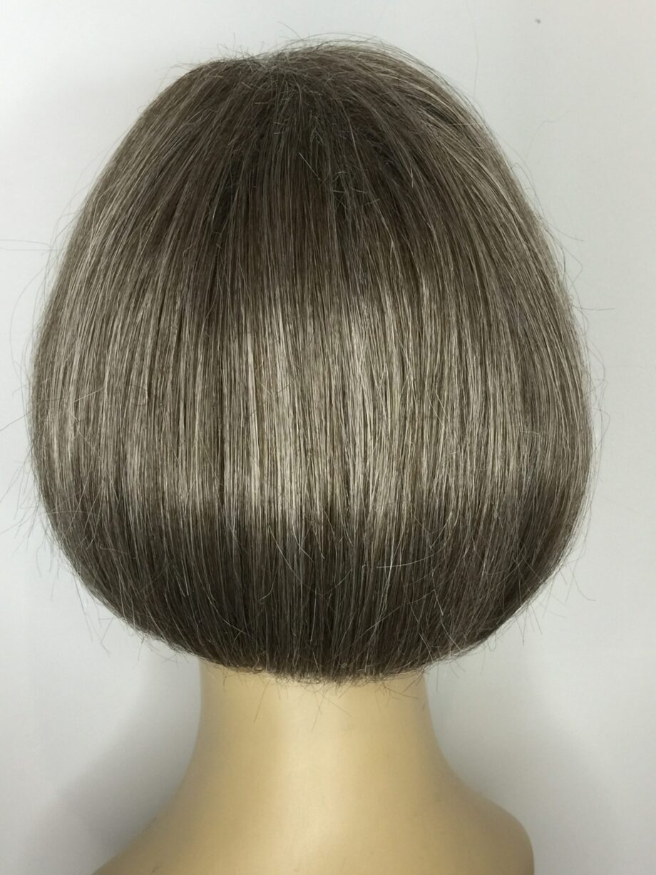 Ash blonde wig. Pplblss850