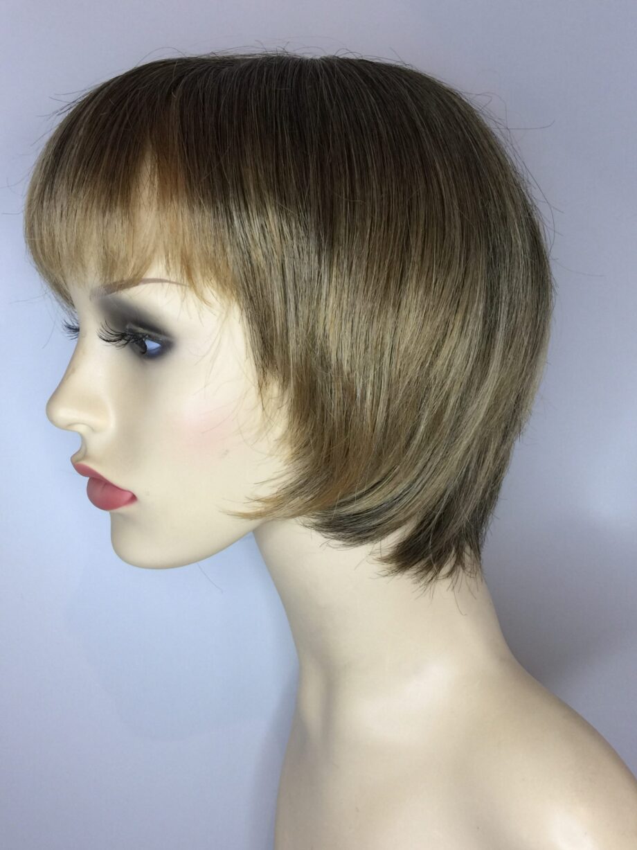 Blonde wig. Pplbrss853