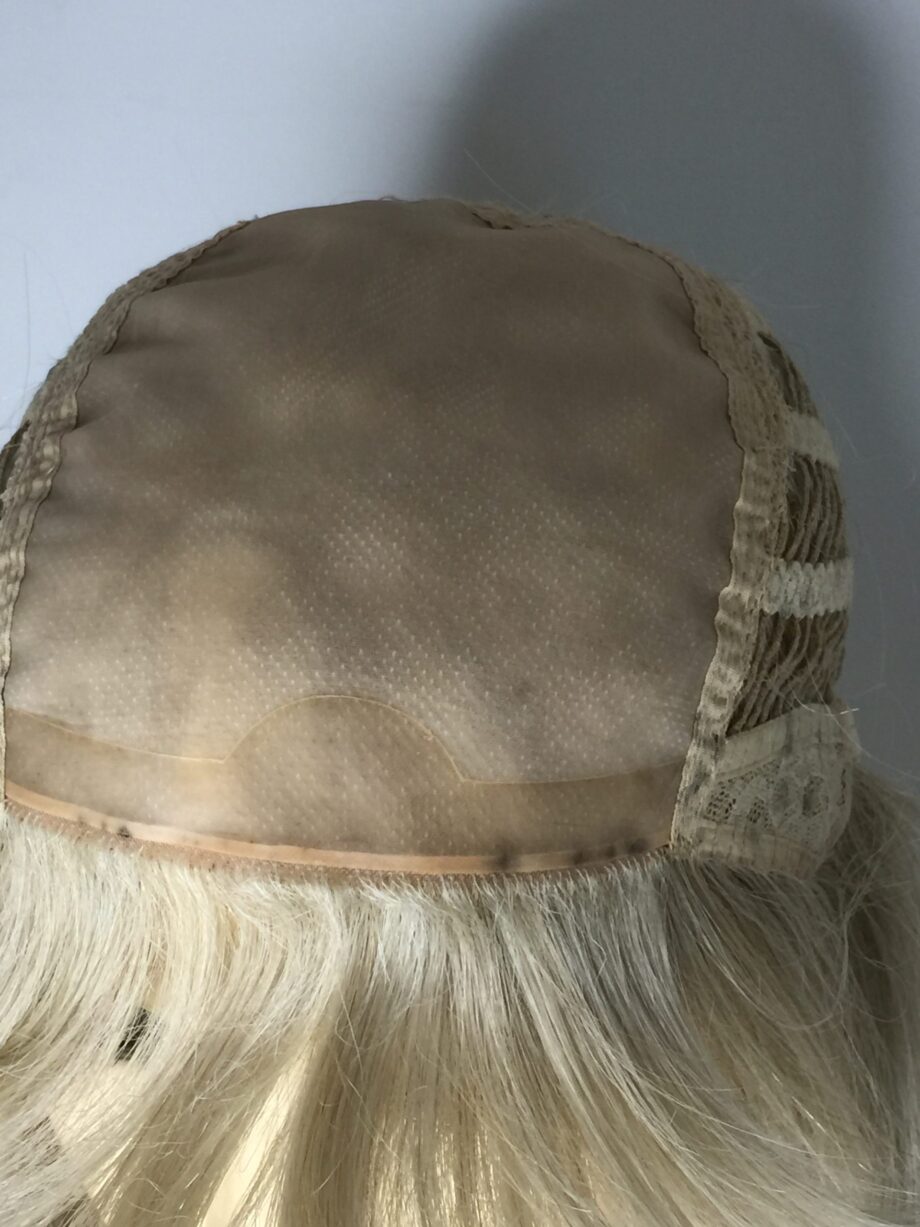 Long blonde wig. Pplblls760