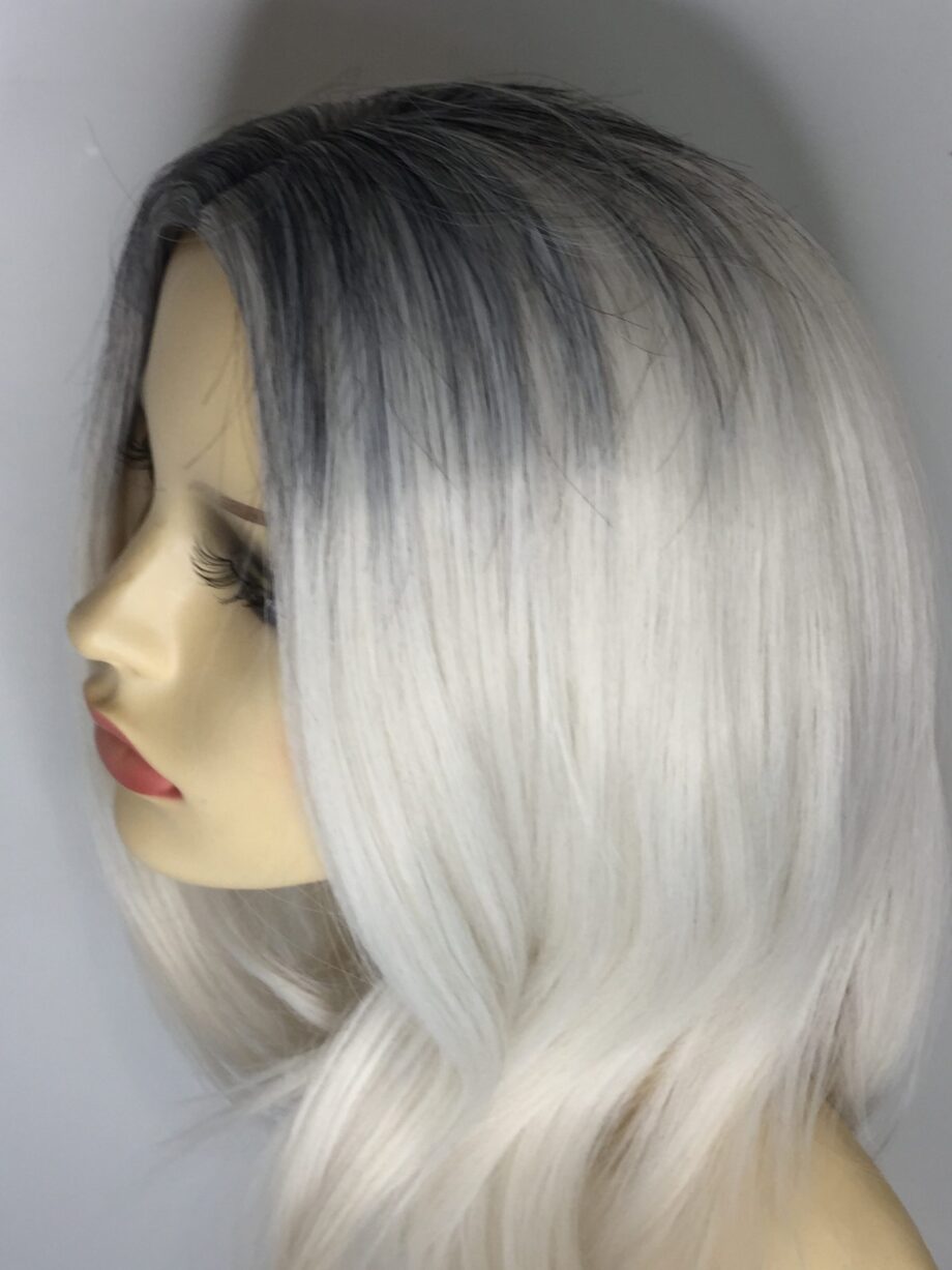 Silver/ white dark roots. Pplwls765
