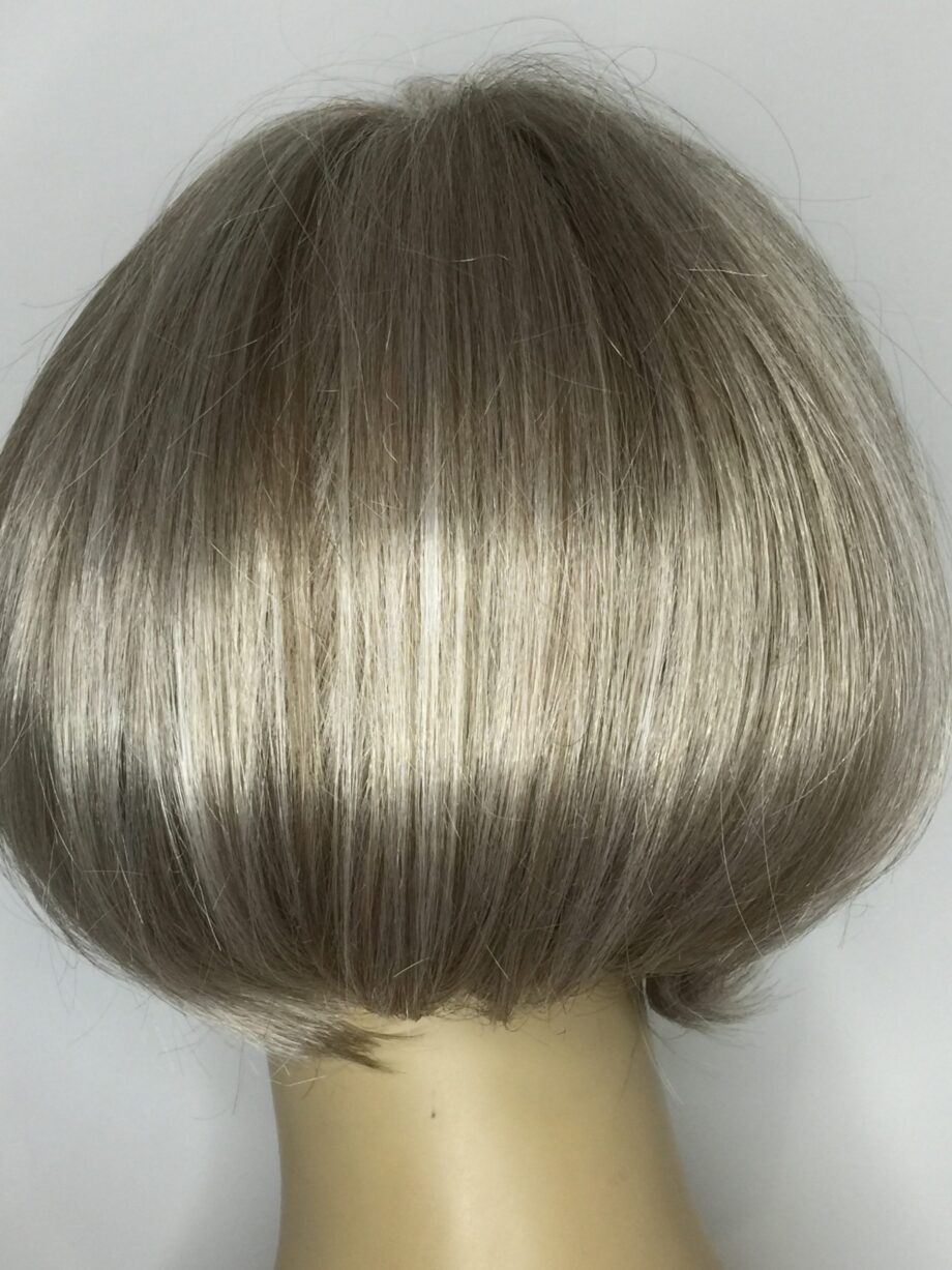 Ash blonde wig. Pplgms666