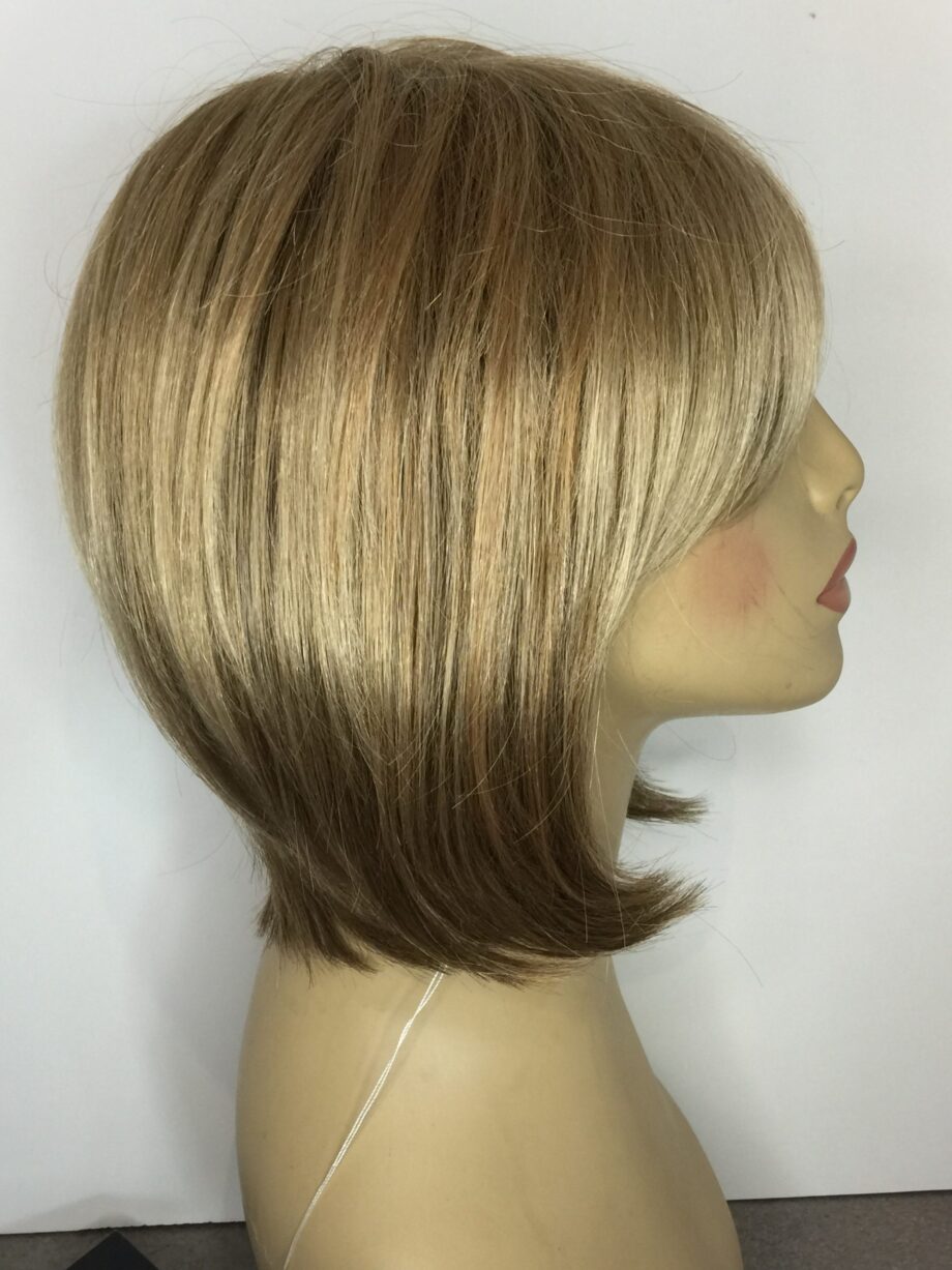 Blonde bob. Pplblms679