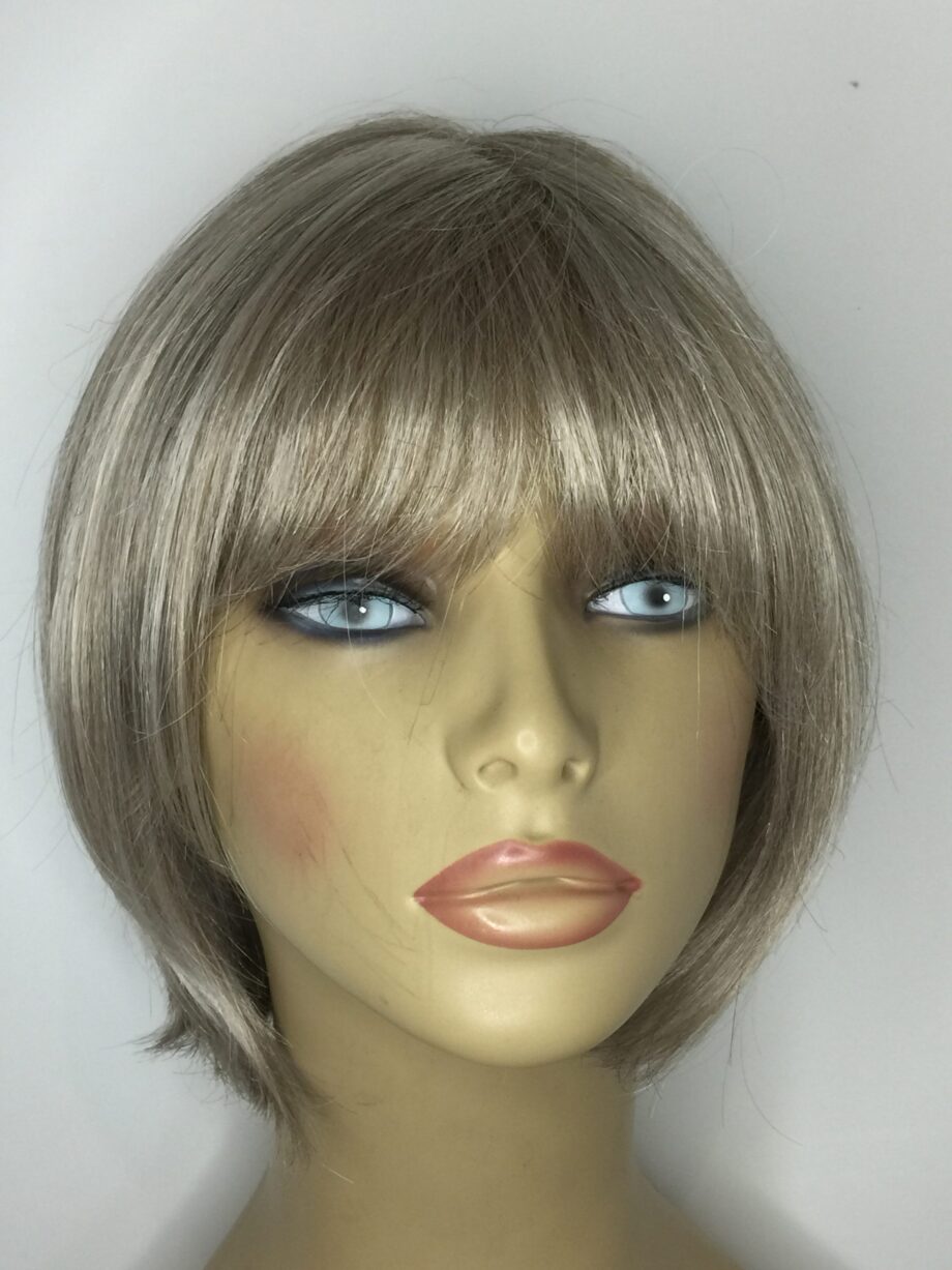 Ash blonde wig. Pplgms666