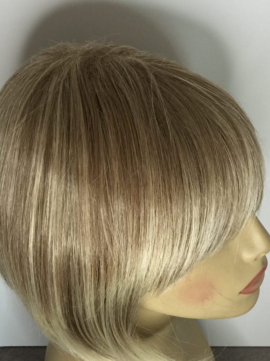 Blonde beautiful wig. Pplblms682