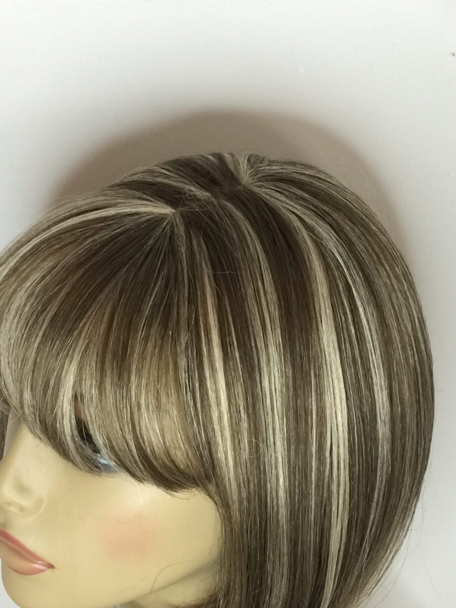 Highlighted ash blonde. Pplblms854