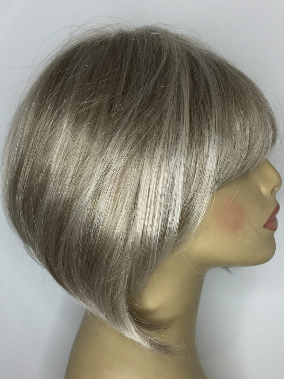 Ash blonde wig. Pplgms666