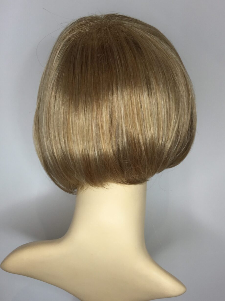 Blonde bob. Pplblss681