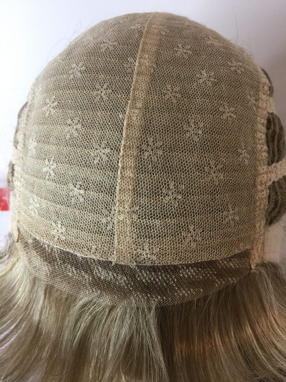 Large cap blonde wig. Bplbllc16