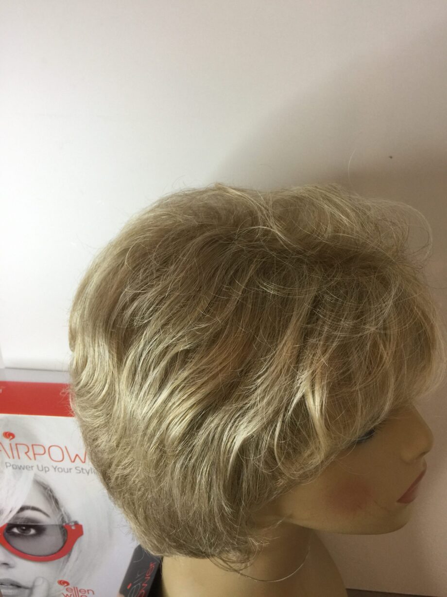 Large cap blonde wig. Bplbllc16