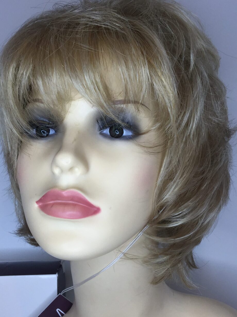 Blonde wavy long. Bplblkc15