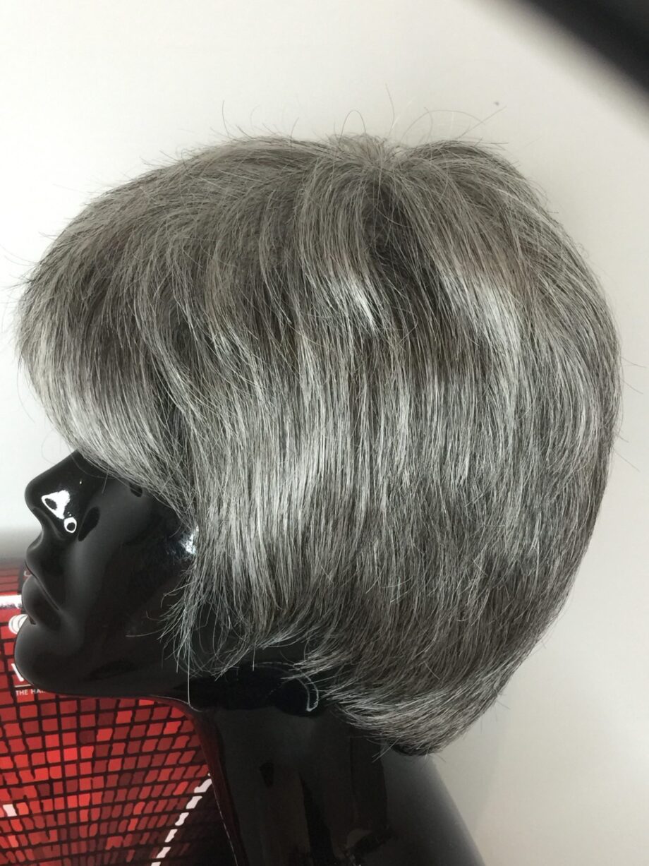 Short grey wig. Bplgsw08