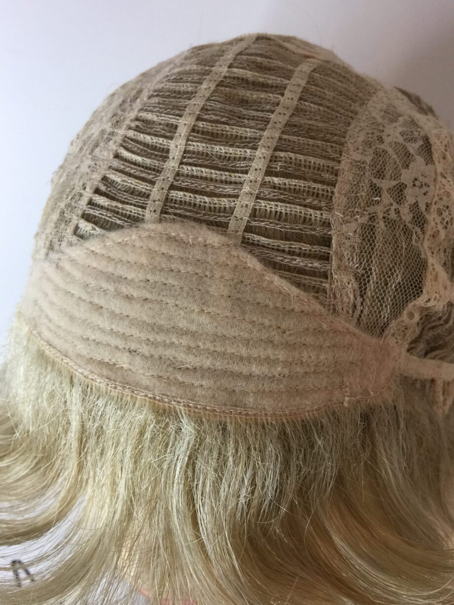 Blonde wavy long. Bplblkc15