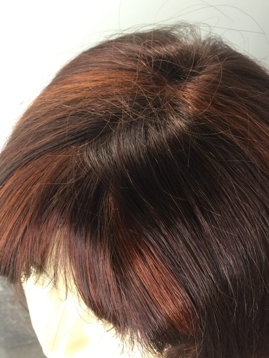 Auburn highlighted wig. Pplrms685