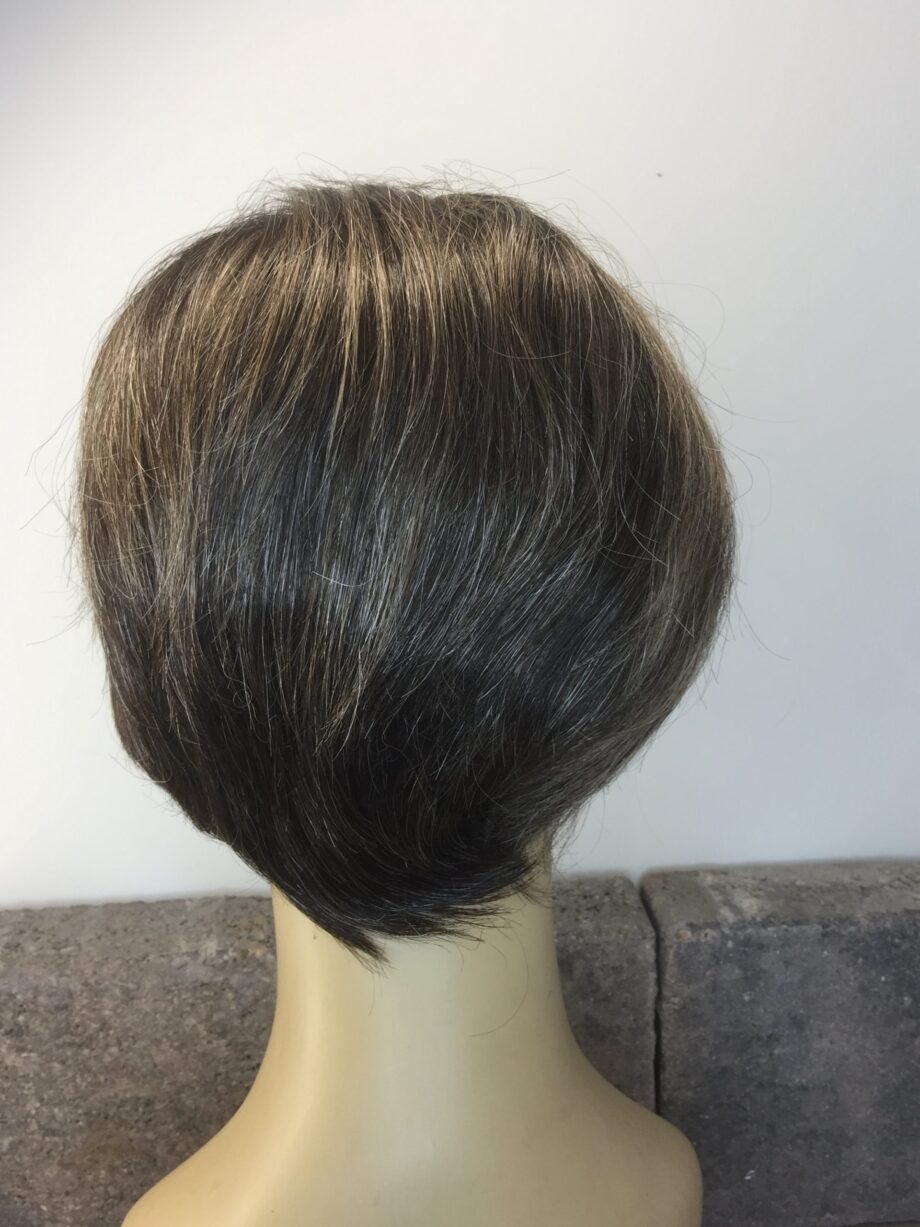 Super soft brown wig. Polbrss561