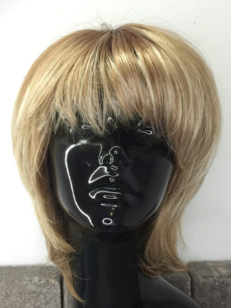 Blonde mid length wig. Pplblmw212