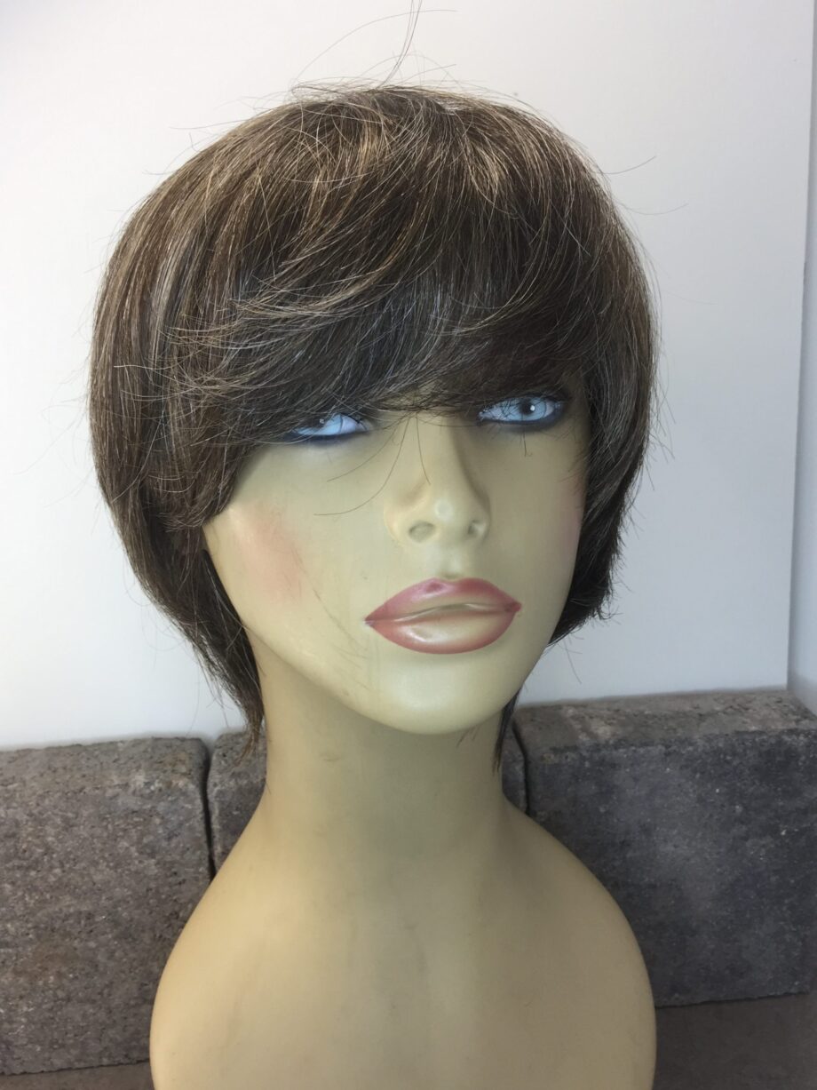 Super soft brown wig. Polbrss561