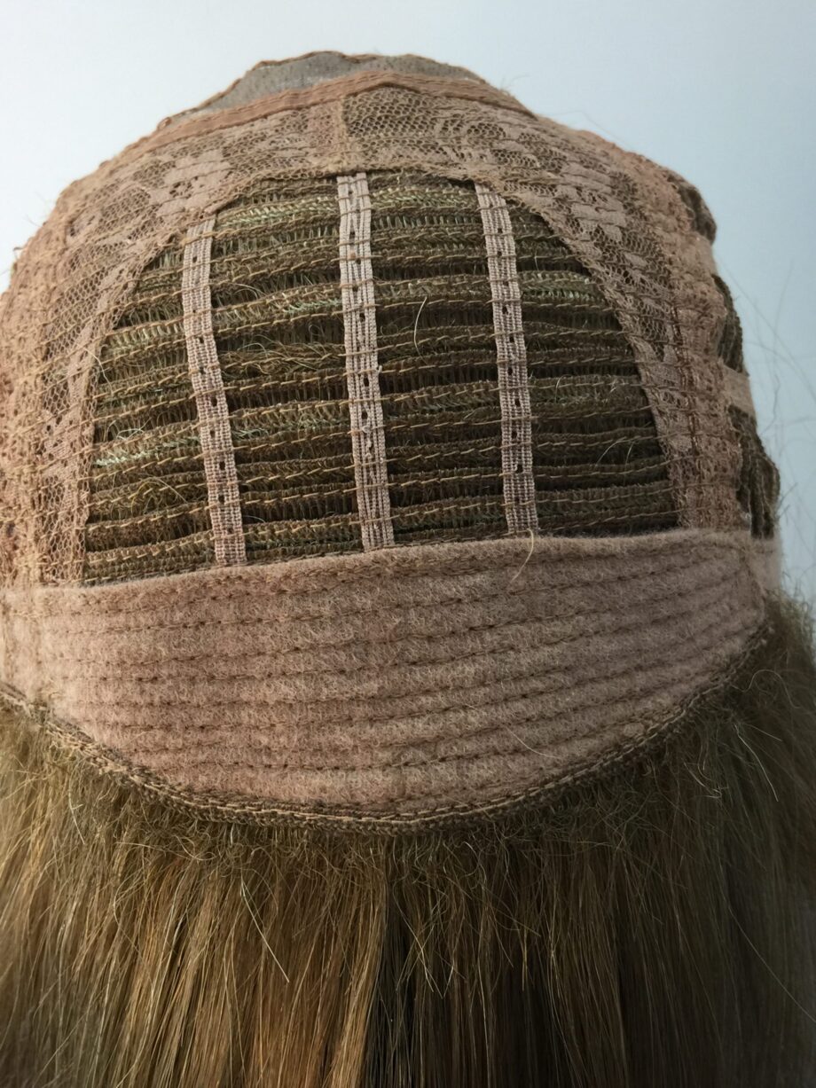 Blonde wig. Pplblms207