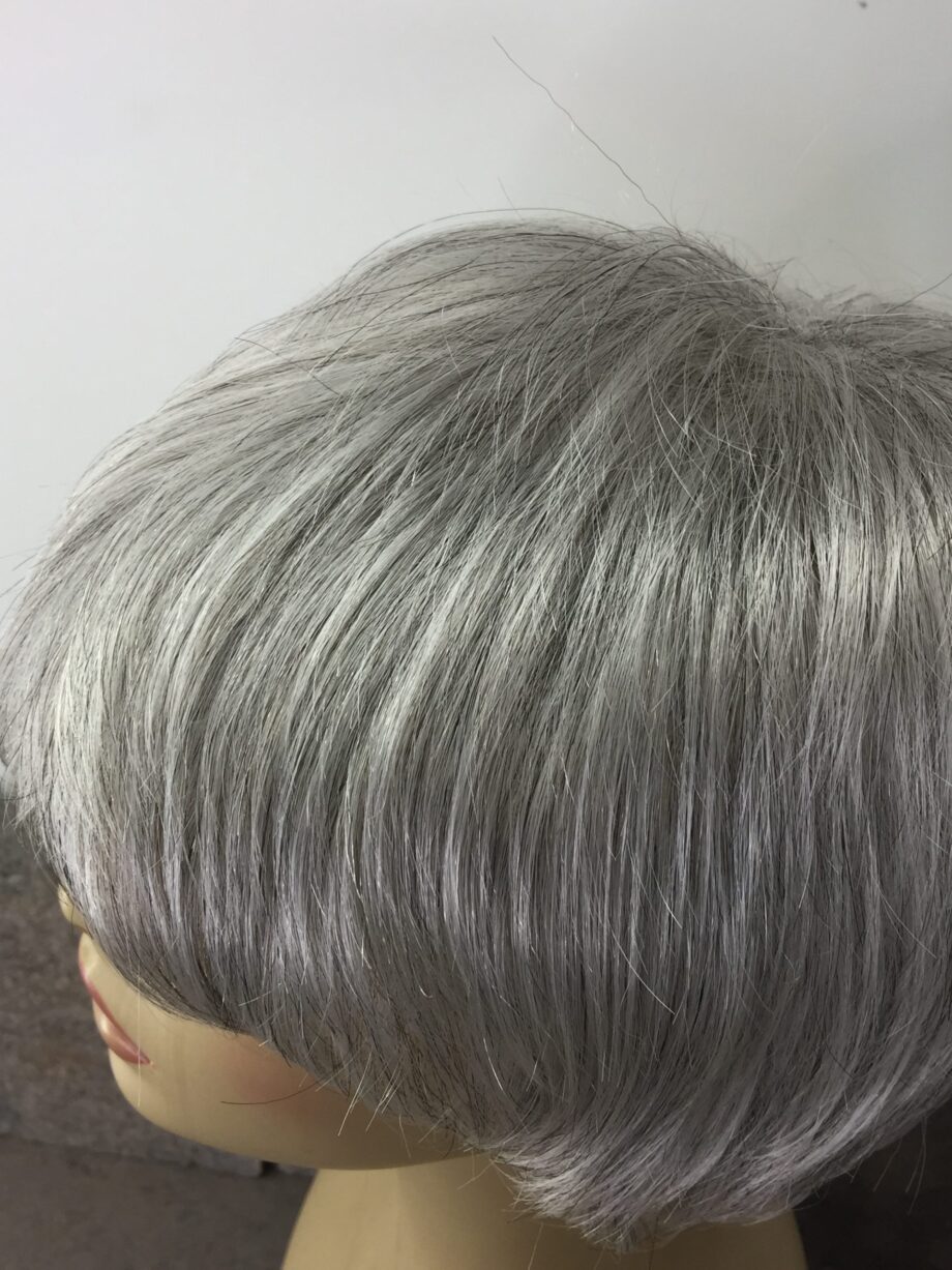 Short grey wig. Pplgss876