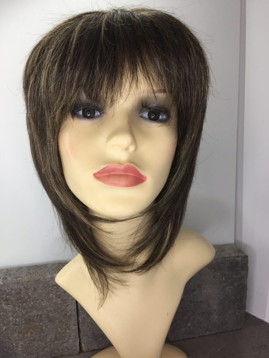 Brown highlighted wig. Pplbrms686