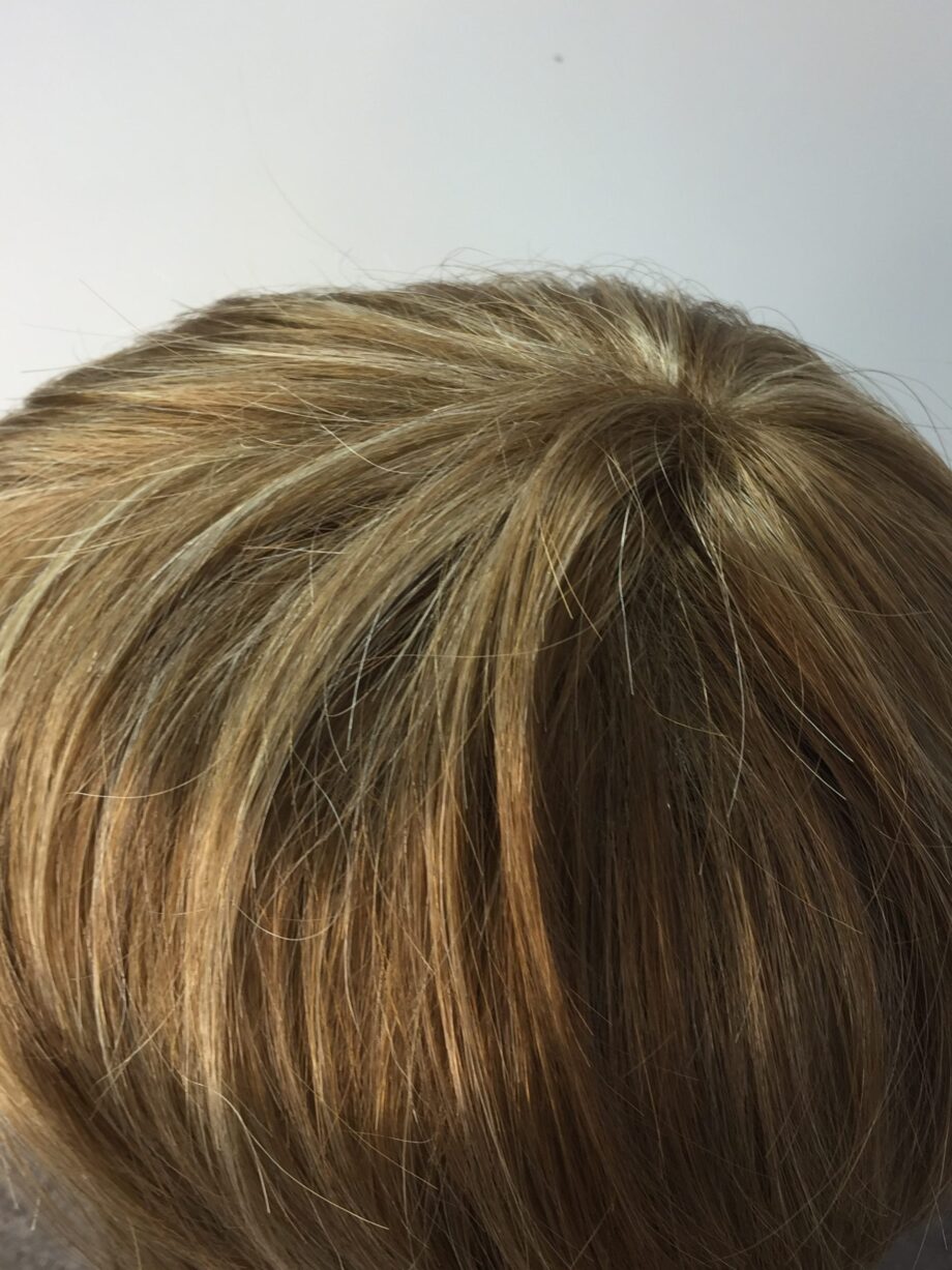 Blonde wig. Pplblms207