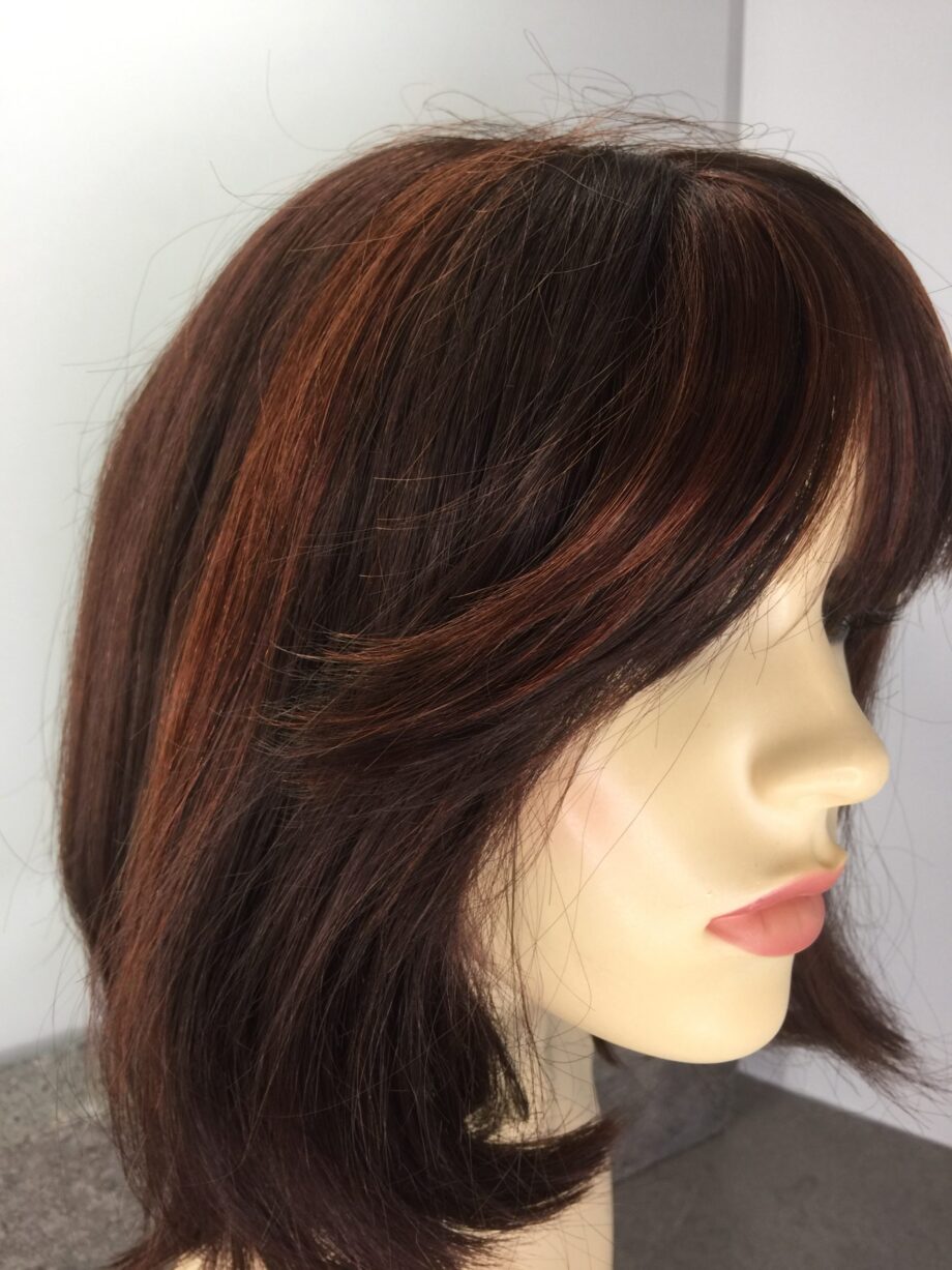 Auburn highlighted wig. Pplrms685