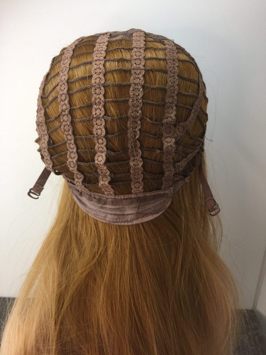 Very long blonde wig. Pplblls215