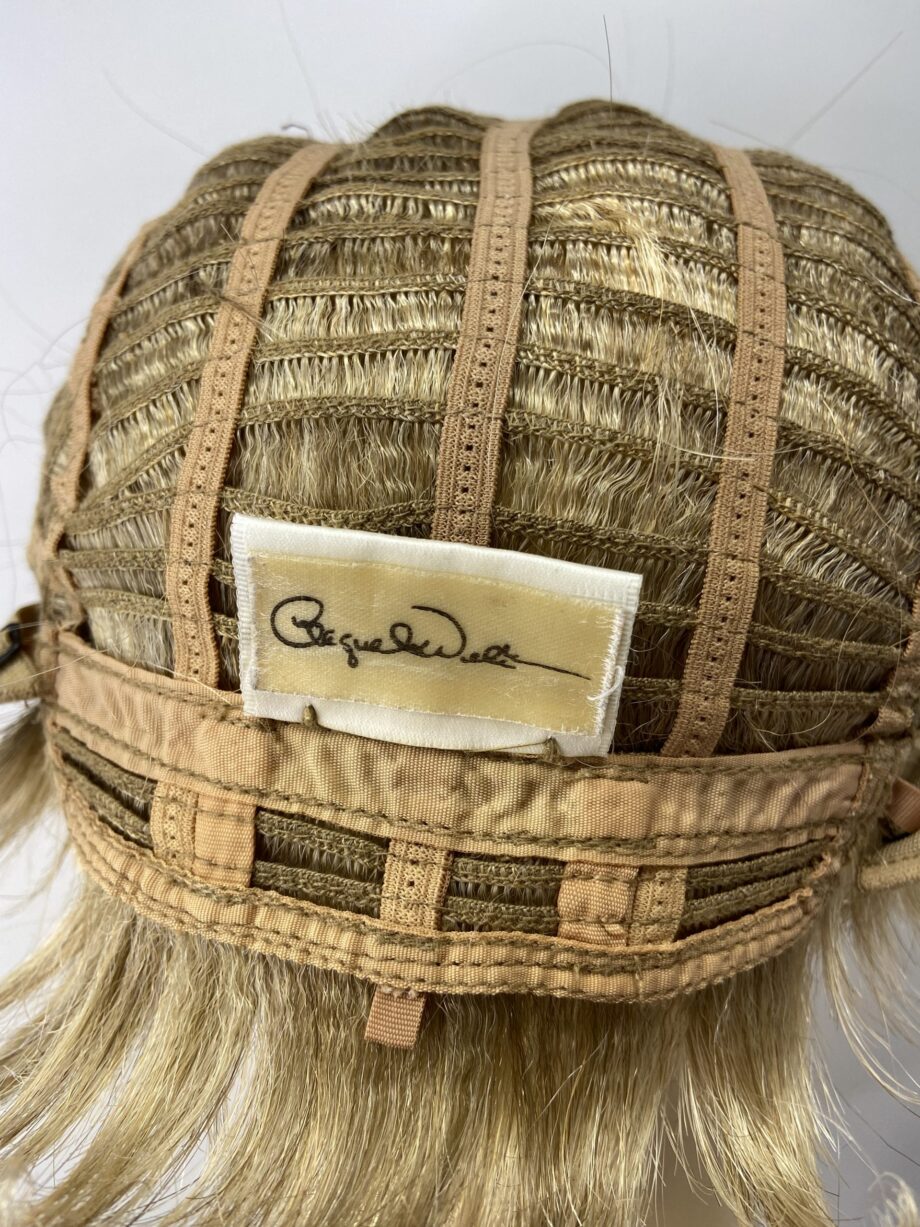 Short blonde. Pplbrss574