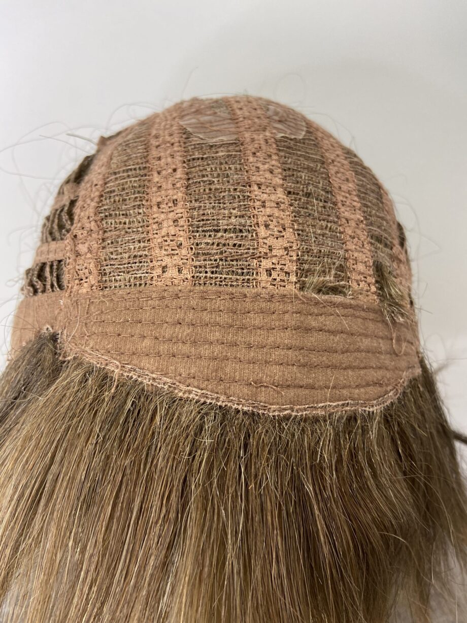 Soft brown wig. Pplbrss784