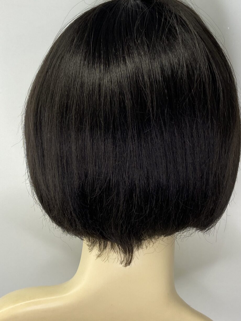 Black mid length wig. Pplblms780