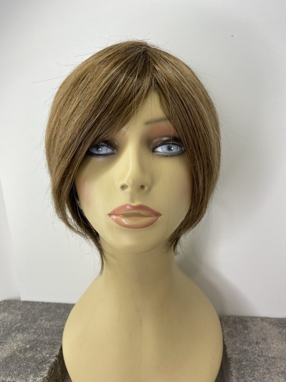 Soft brown wig. Pplbrss784