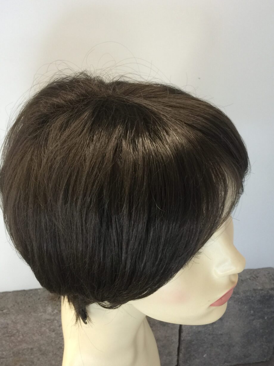 Short brown wig. Pplbrss888