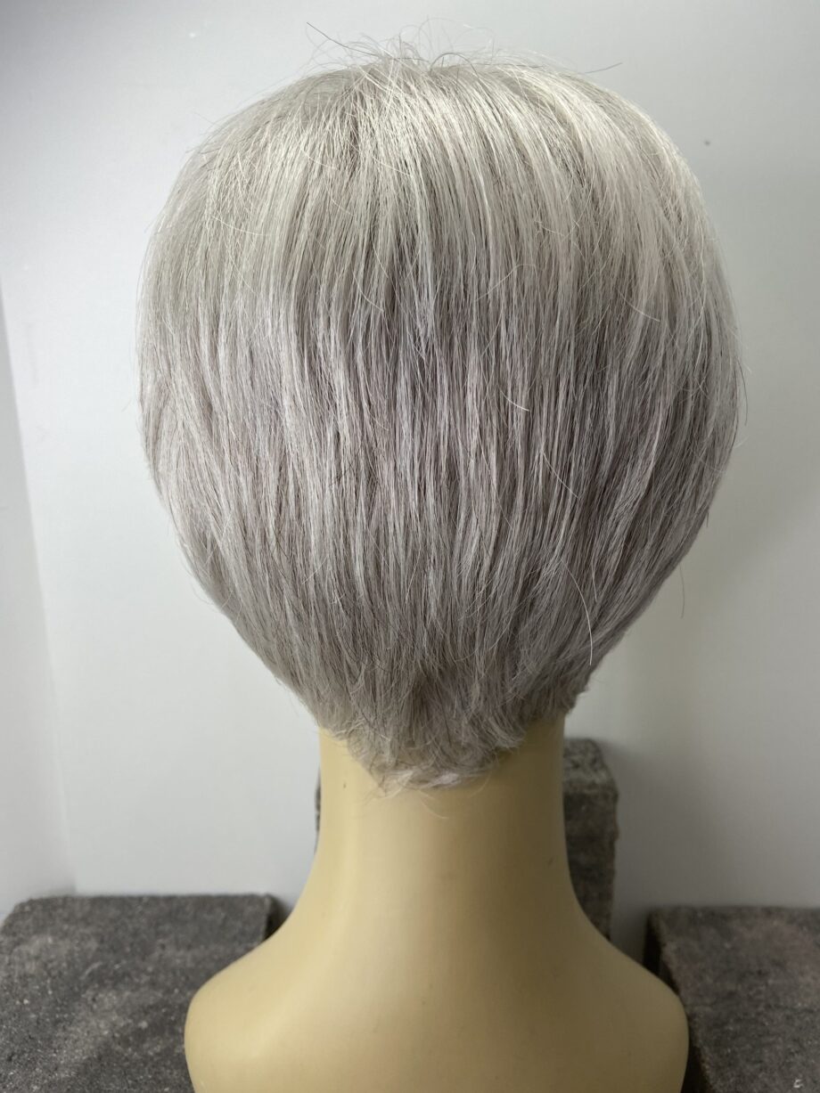 Short grey wig. Pplgss777