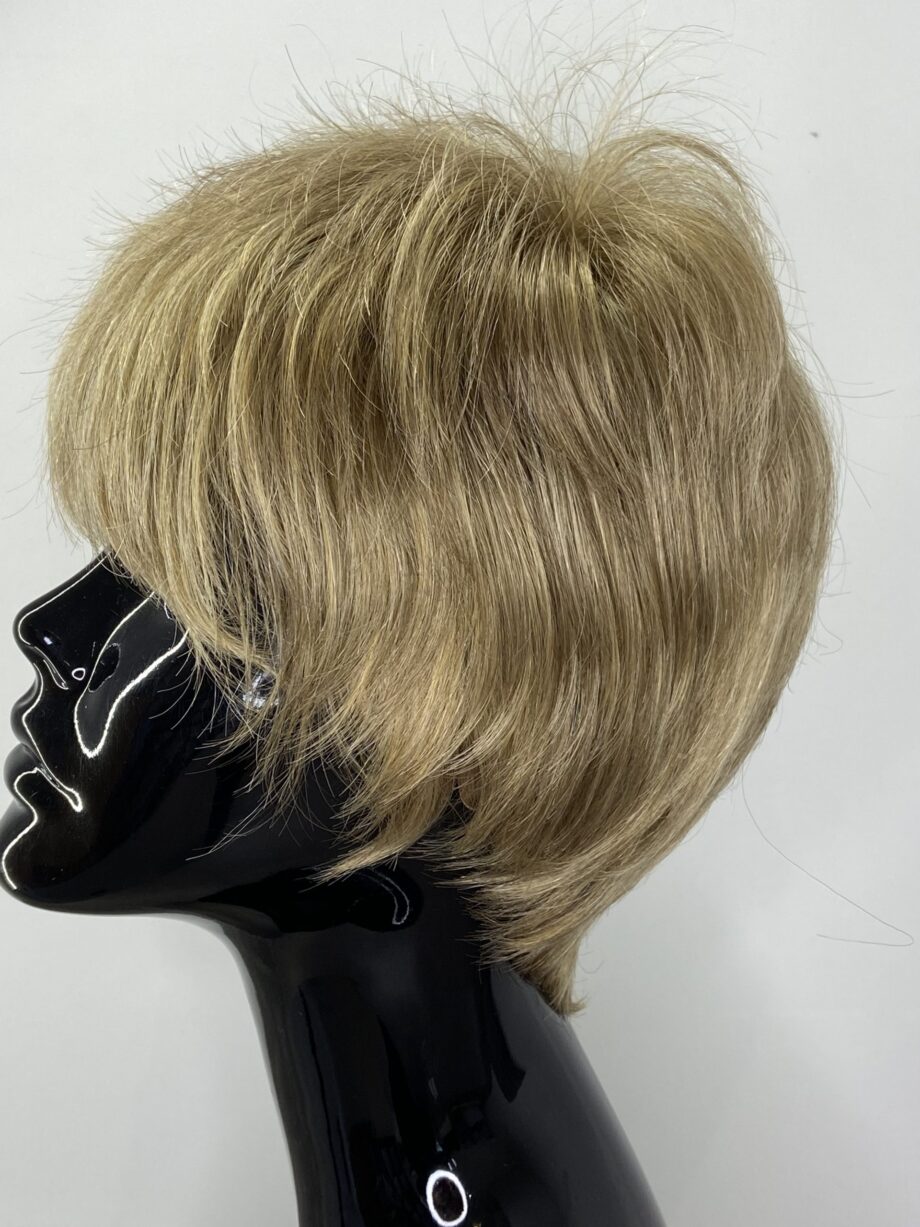 Short blonde pplblss572