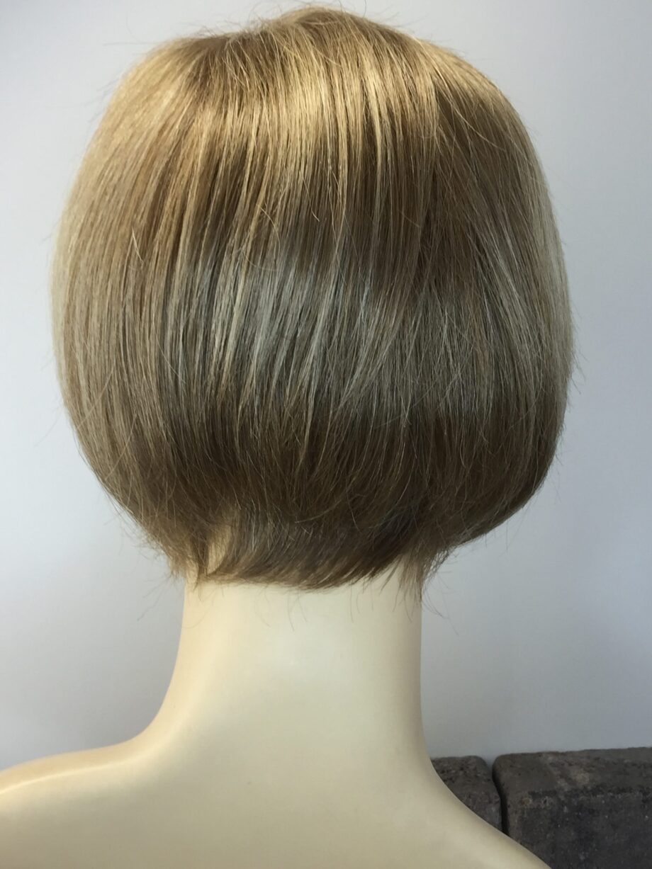 Soft cap blonde.  Pplblss885
