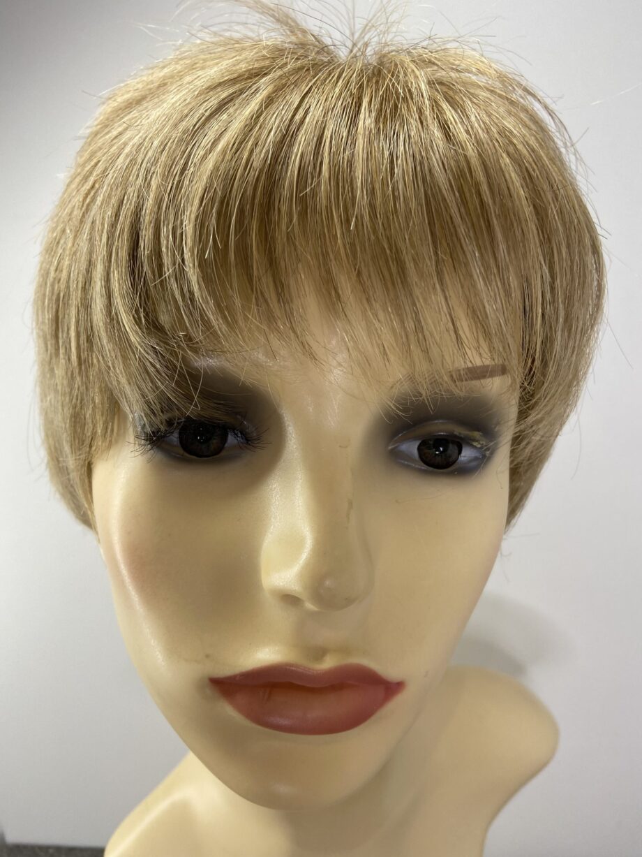 Short blonde. Pplbrss574
