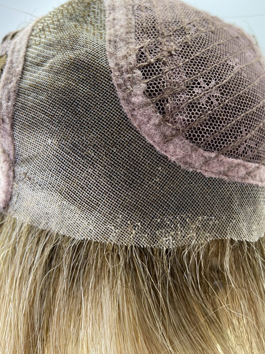 Brown highlighted wig. Pplbrms779