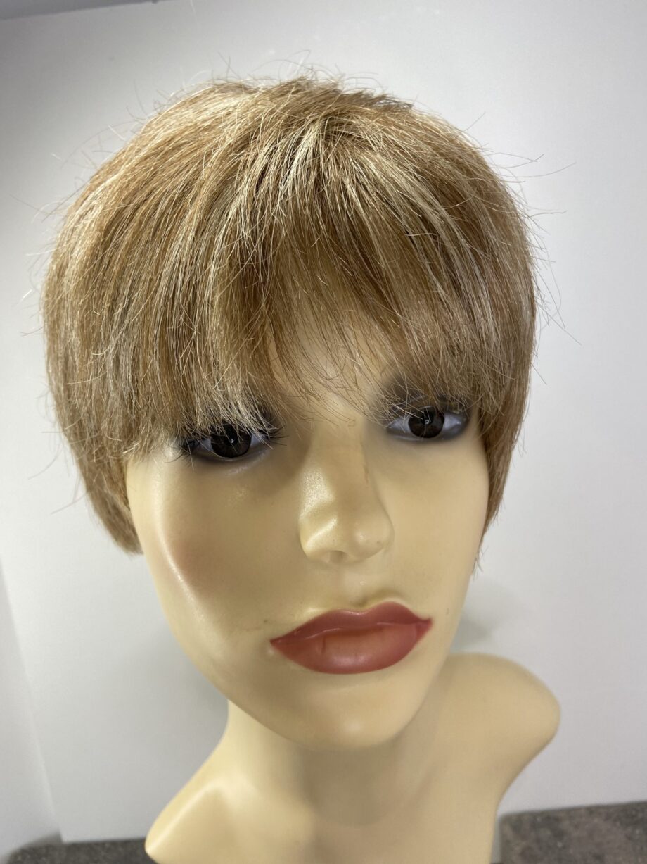 Blonde short wig. Pplblss567