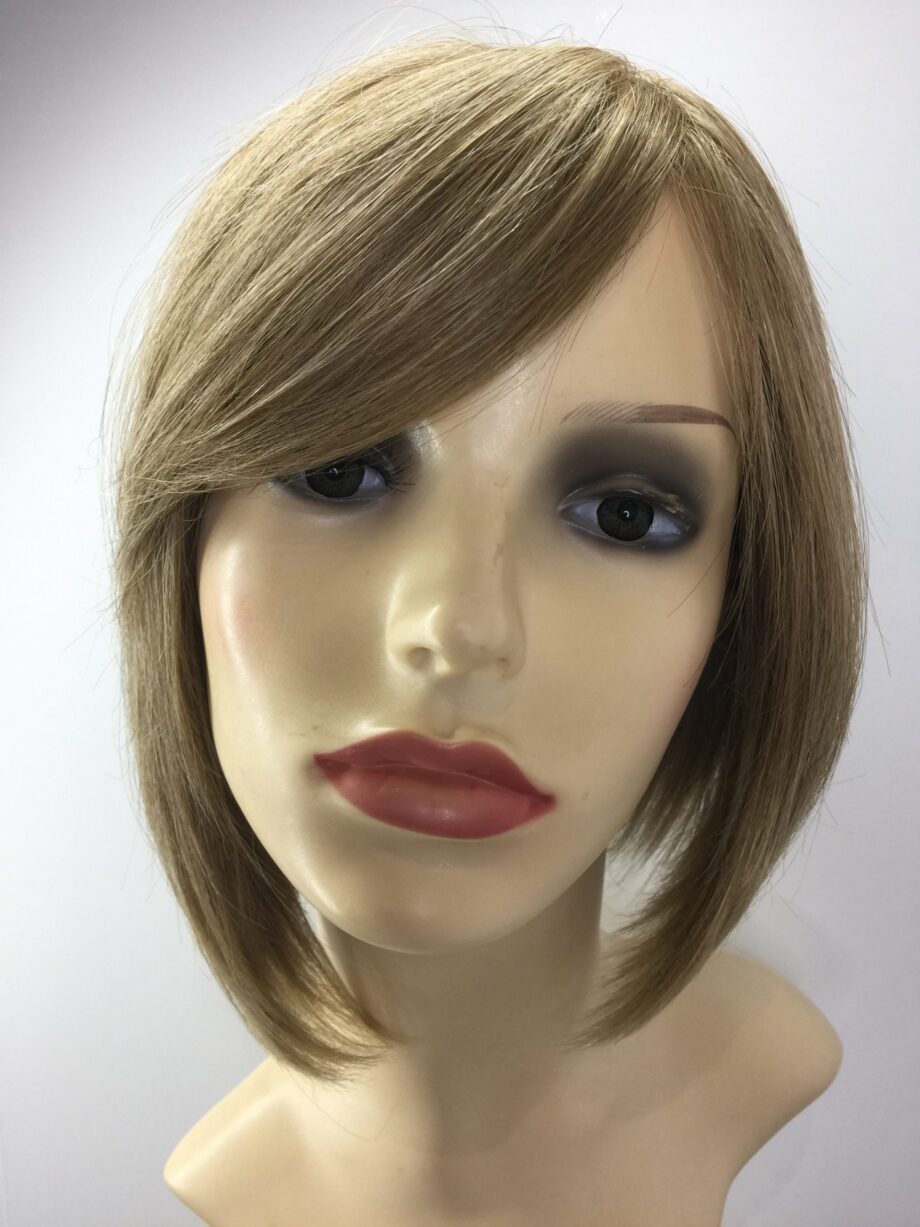 Silky blonde wig. Pplblms896