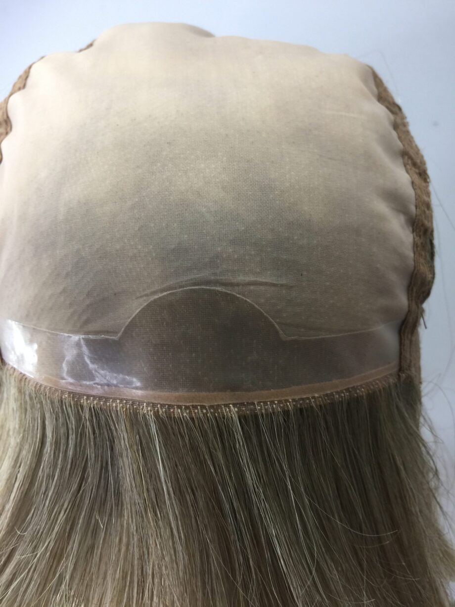 Silky blonde wig. Pplblms896