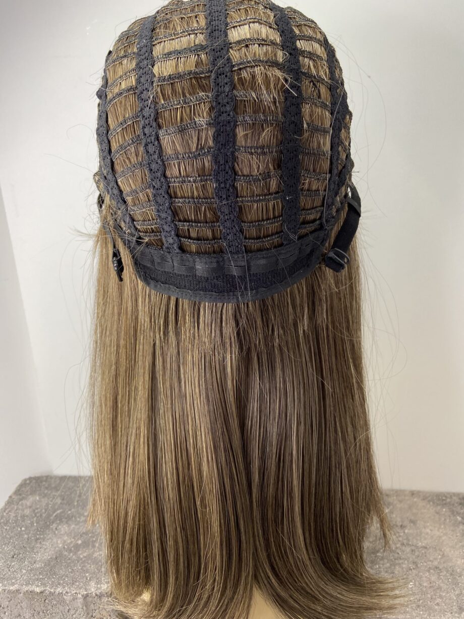 Long brown wig. Pplbrls774