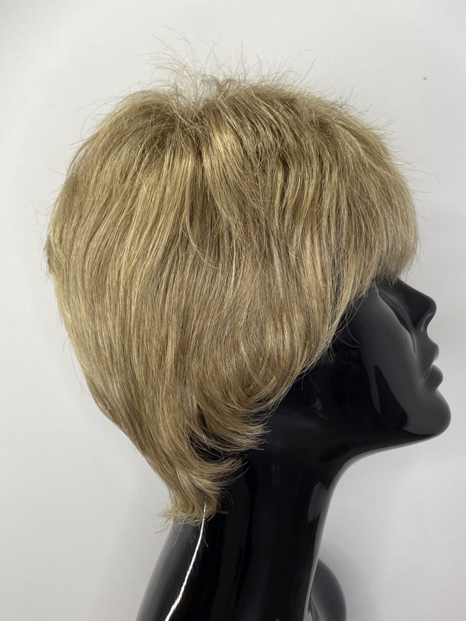 Short blonde pplblss572