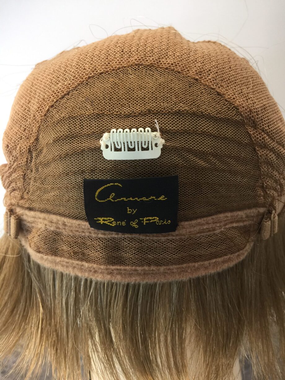 Soft cap blonde.  Pplblss885