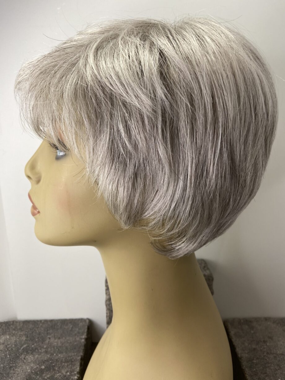 Short grey wig. Pplgss777