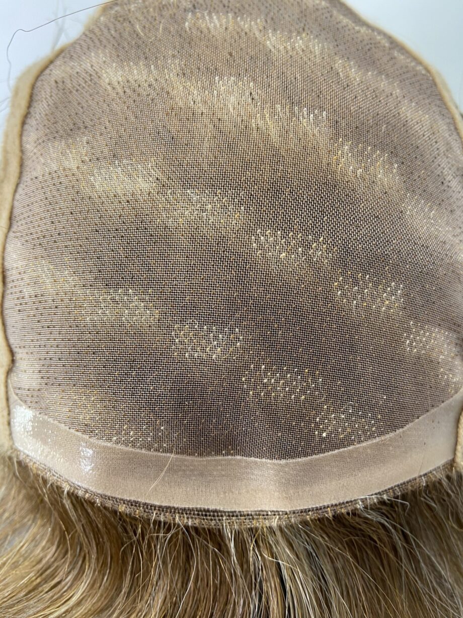 Short light brown. Pplbrss568