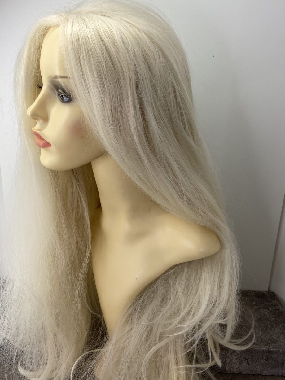 Very long blonde wig. Pplbllw898