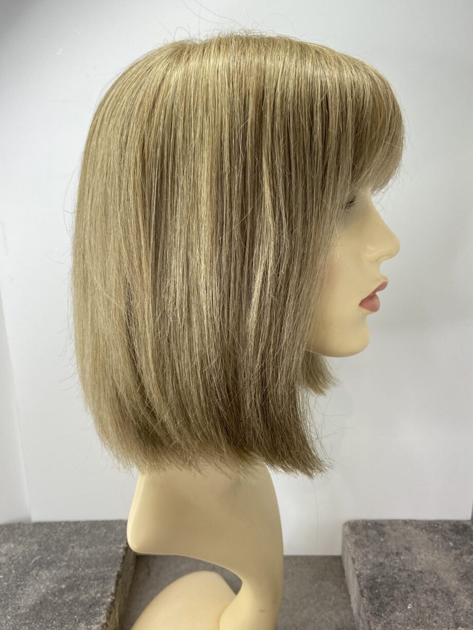 Blonde mid length. Pplblms899.