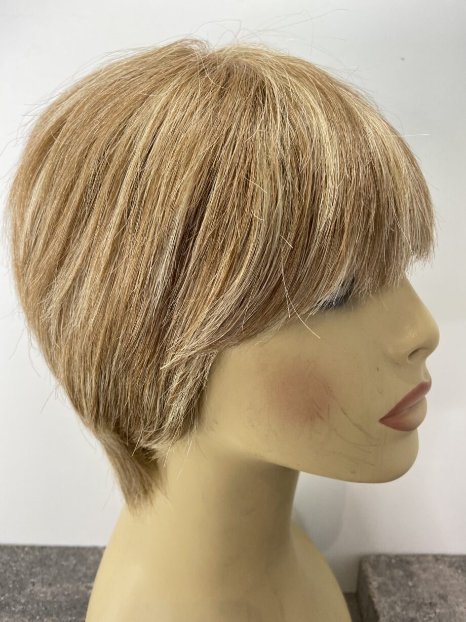 Short blonde pplblms8991