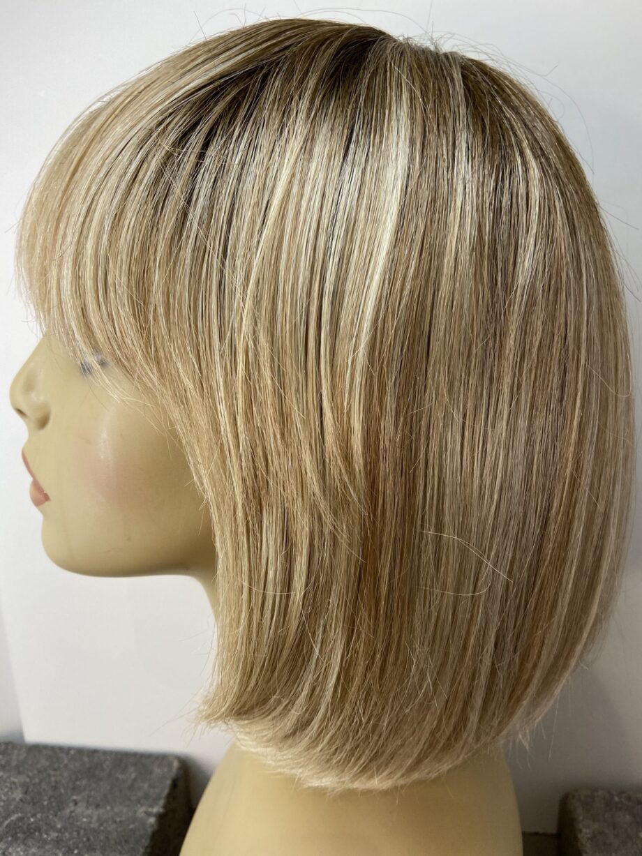 Rooted blonde wig. Plblms6022