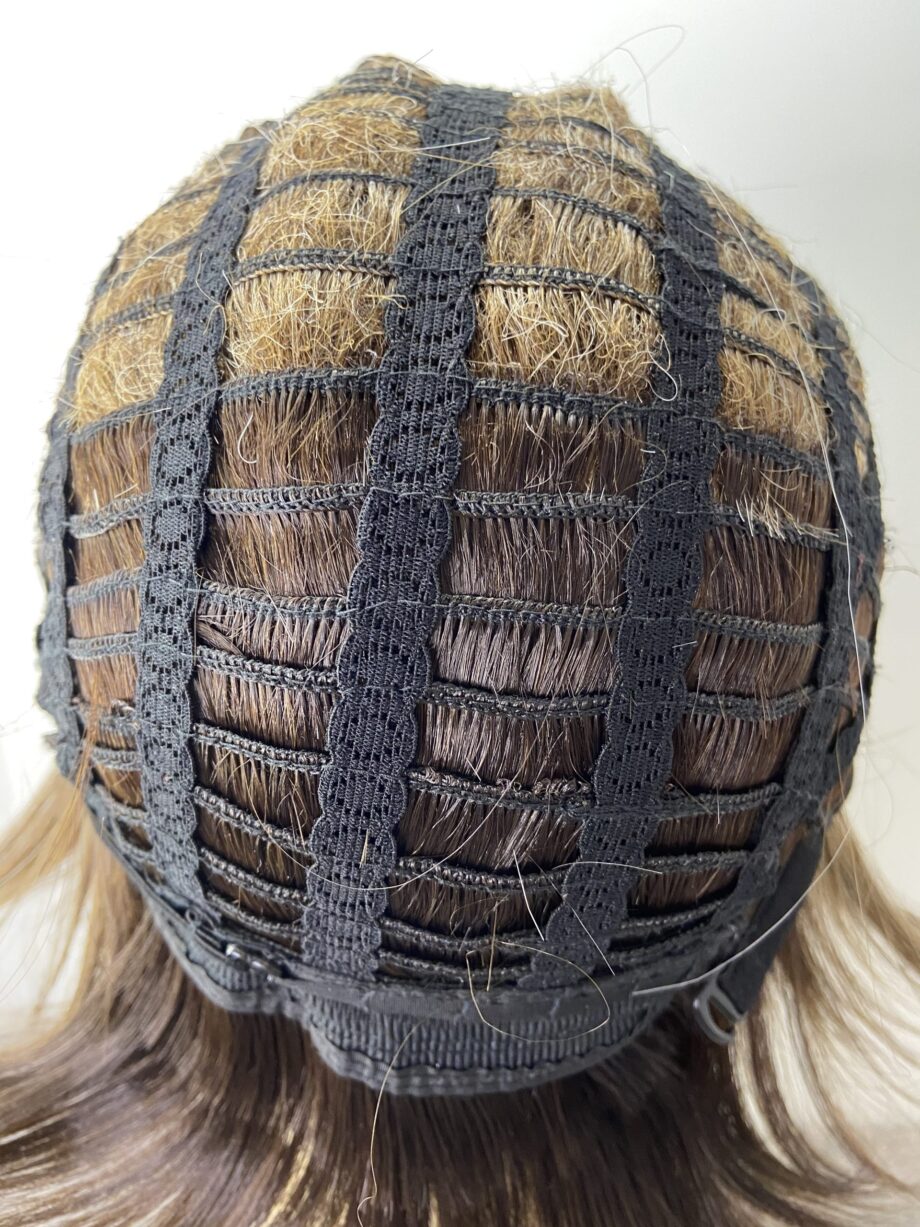 Beautiful brown mid length wig. Pplbrms785