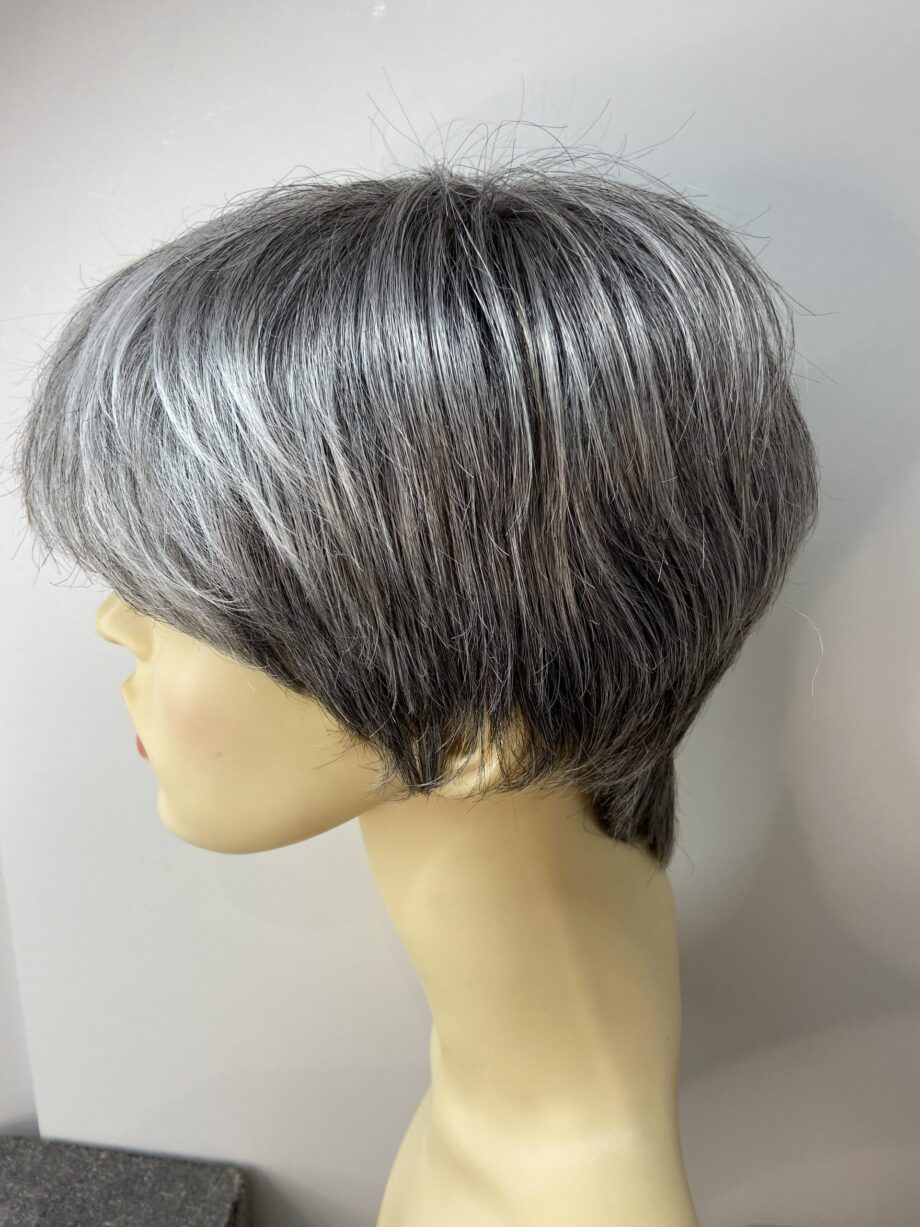 Short silver grey wig. Plgss6026